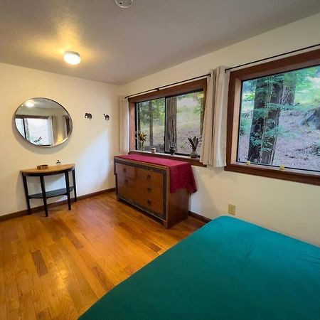Little House In The Redwoods With A Hot Tub! Appartement Garberville Buitenkant foto