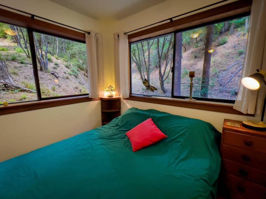 Little House In The Redwoods With A Hot Tub! Appartement Garberville Buitenkant foto